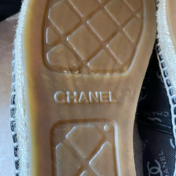 Gorgeous CHANEL Espadrilles - Picture 5 of 9